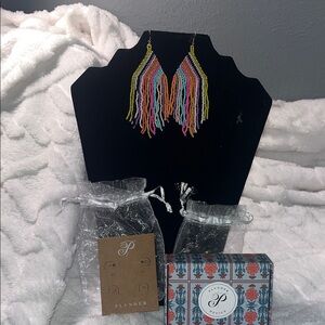 💁‍♀️WOMENS Plunder Earrings and Bracelet new